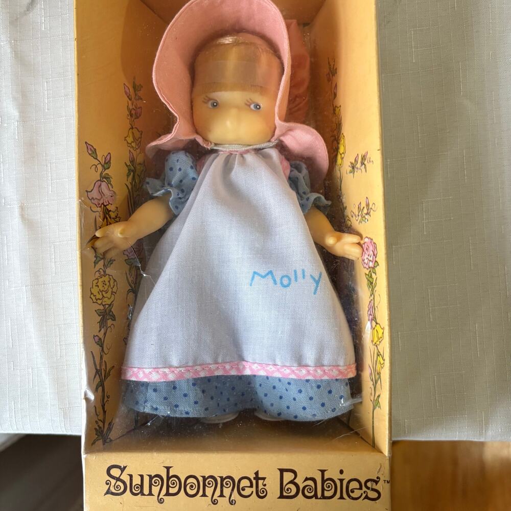 1975 Vintage Sunbonnet Babies Molly Doll